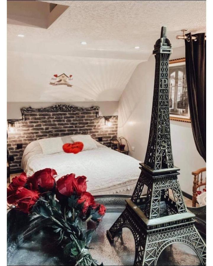 Appartement Romantique Parisien, Baignoire Retro Au Pied Du Lit Boulogne-sur-Mer Luaran gambar